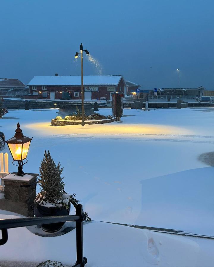 Nevlunghavn Gjestgiveri Hotel Larvik Ngoại thất bức ảnh
